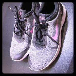 Nike Flex Experience 8 Running Shoe